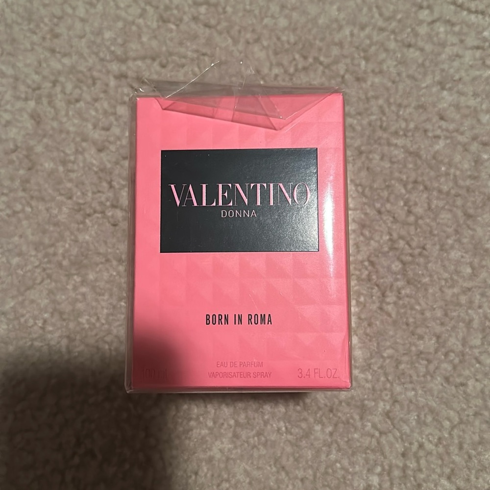 Valentino Donna Born in Roma